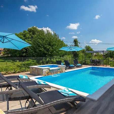 Hébergement de vacances Imela *