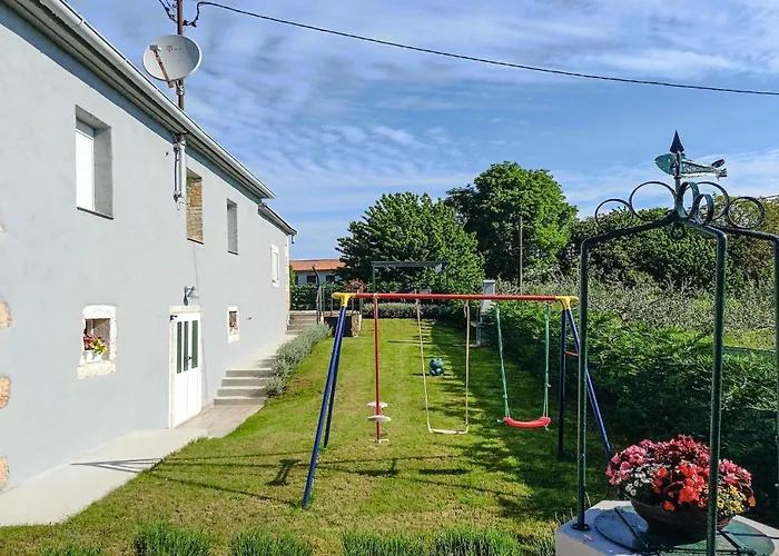 Semesterbostad Imela *